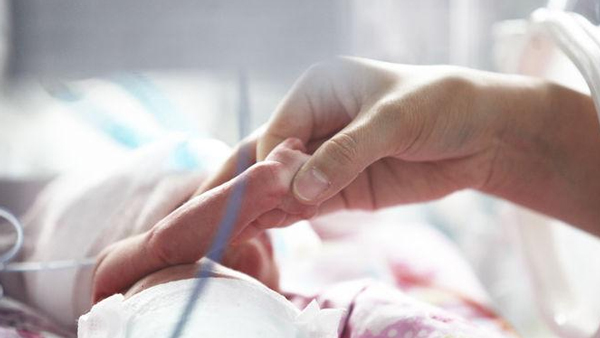 泰国试管婴儿胚胎刚移植完就可以回去吗？